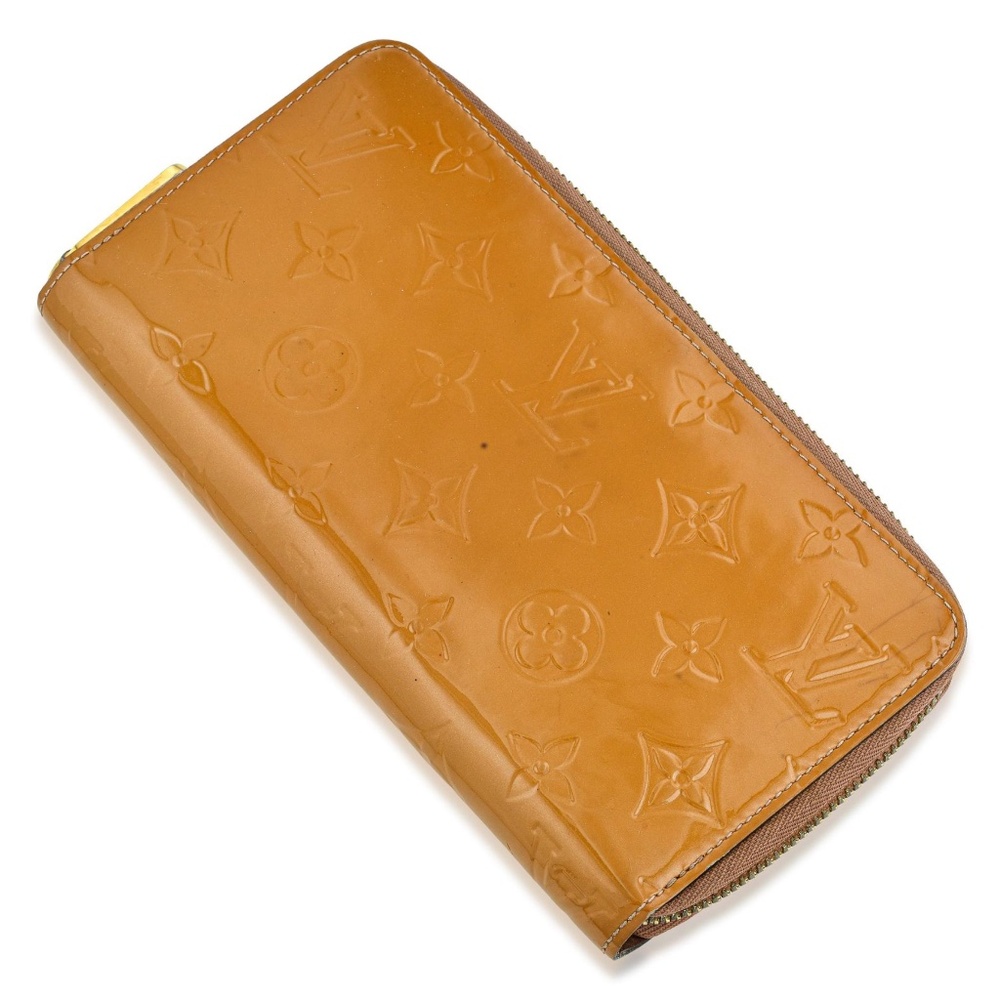 Authentic Louis Vuitton Monogram Vernis Zippy Wallet M91599